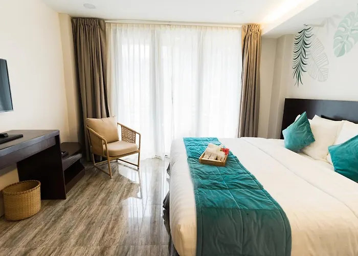Holiday Suites Port Barton